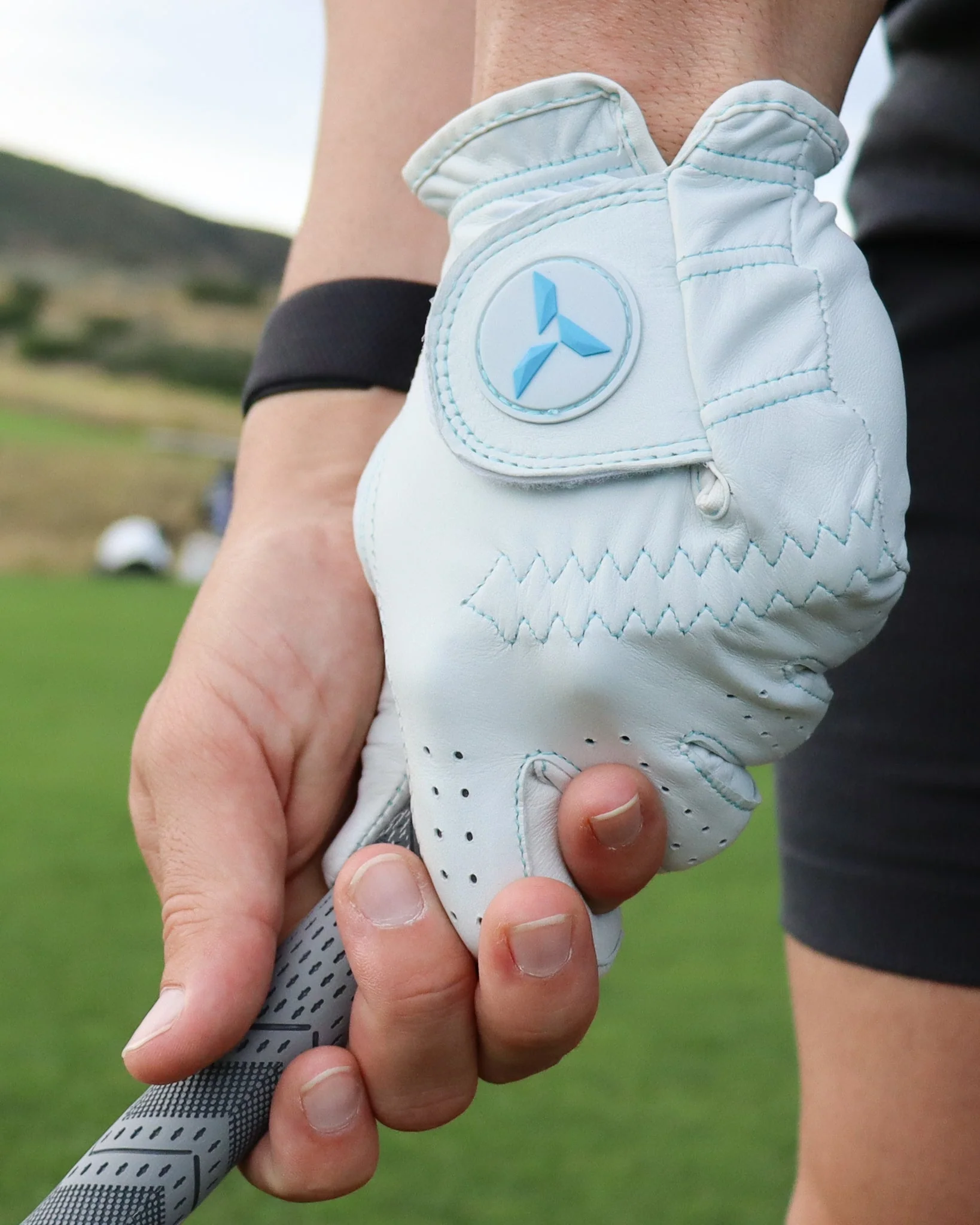 Ice Blue Golf Glove - Image 3