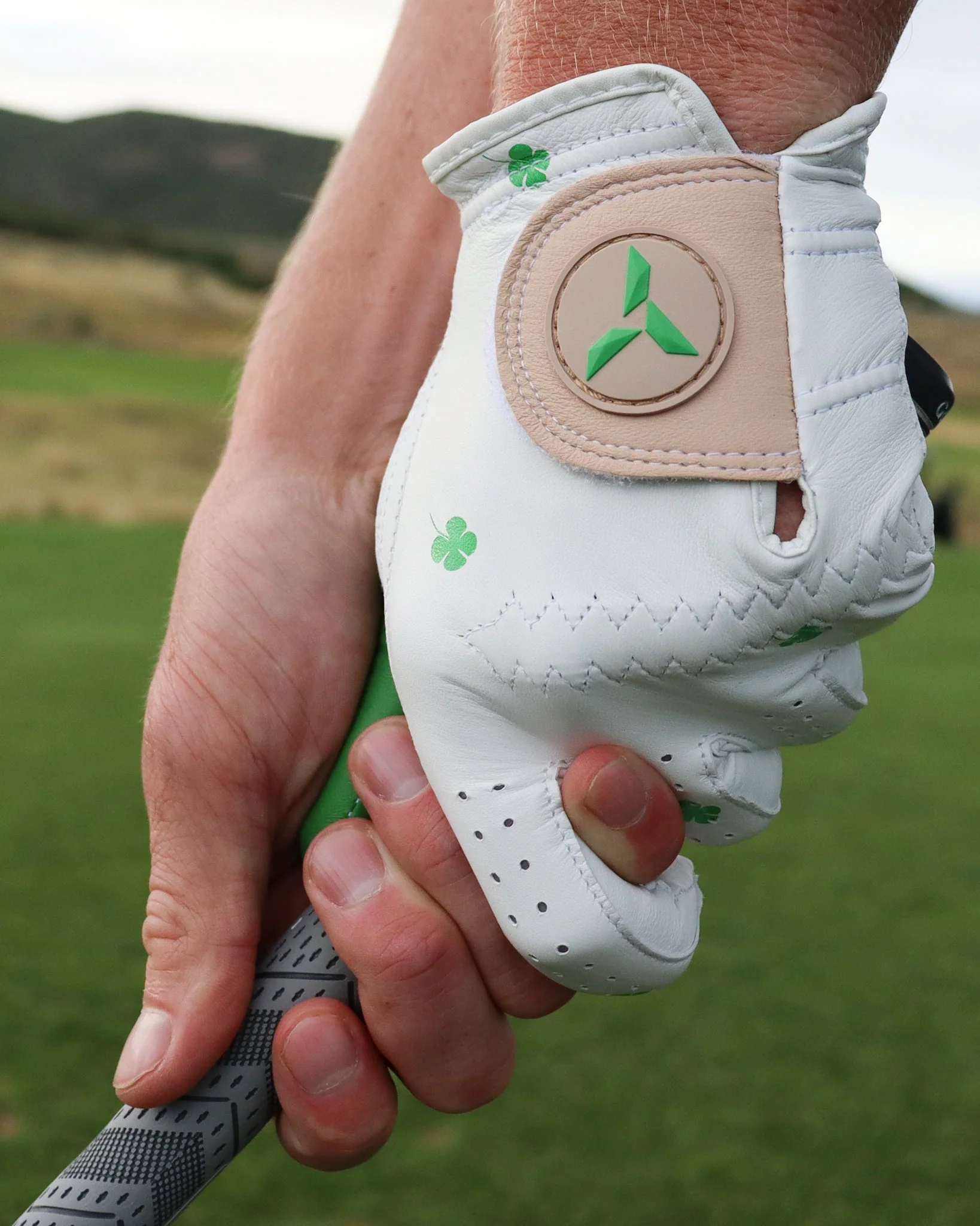 Lucky Green Golf Glove - Image 3